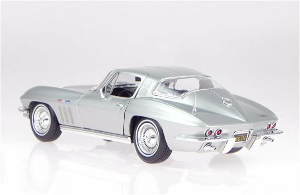 MAISTO CHEVROLET CORVETTE 1965 1:18 SILVER