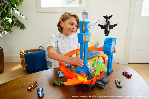 Hot Wheels Jet Jump Airport Playset Continuous Motorized Action (1 piece)