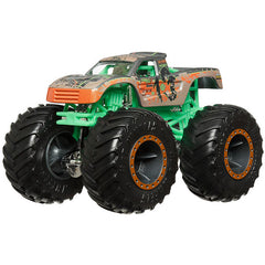 Hot Wheels Monster Trucks Demolition Doubles Tri To Crush Me VS Baja Buster