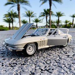 MAISTO CHEVROLET CORVETTE 1965 1:18 SILVER