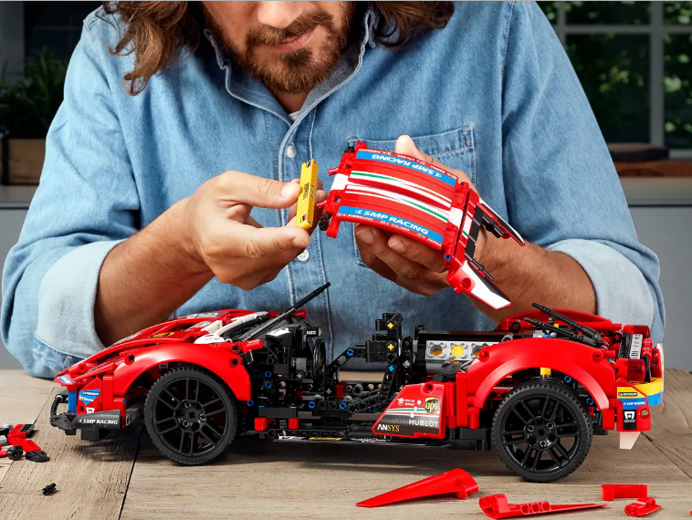 Build your own  Technic Ferrari 488 GTE AF CORSE #51