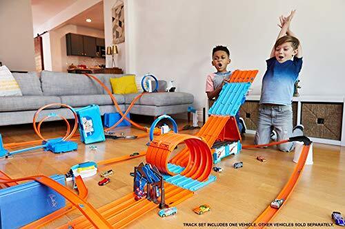 Hot Wheels Toy Car Track Set, Race Crate Transforms Into 3 Builds, Includes Storage & 2 Cars in 1:64 Scale