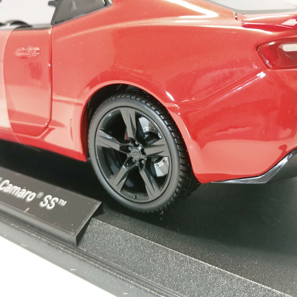 Maisto 2016 Chevrolet Camaro SS Red Special Edition 1/18 Diecast 31689 Model Car