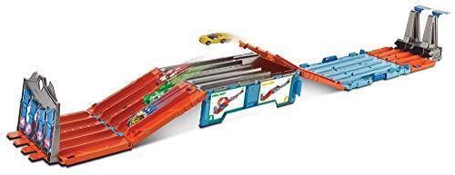 Hot Wheels Toy Car Track Set, Race Crate Transforms Into 3 Builds, Includes Storage & 2 Cars in 1:64 Scale