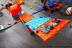 Hot Wheels Toy Car Track Set, Race Crate Transforms Into 3 Builds, Includes Storage & 2 Cars in 1:64 Scale