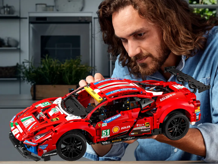 Build your own  Technic Ferrari 488 GTE AF CORSE #51