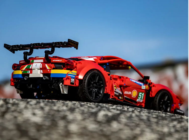 Build your own  Technic Ferrari 488 GTE AF CORSE #51