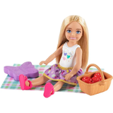 Barbie Chelsea Picnic Playset with Chelsea Doll (6-in Blonde), Pet Kitten, Picni