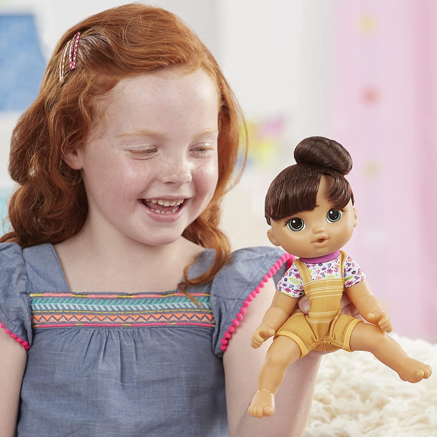 Littles by Baby Alive, Carry ‘n Go Squad, Little Nadia Brown Hair Brown/a