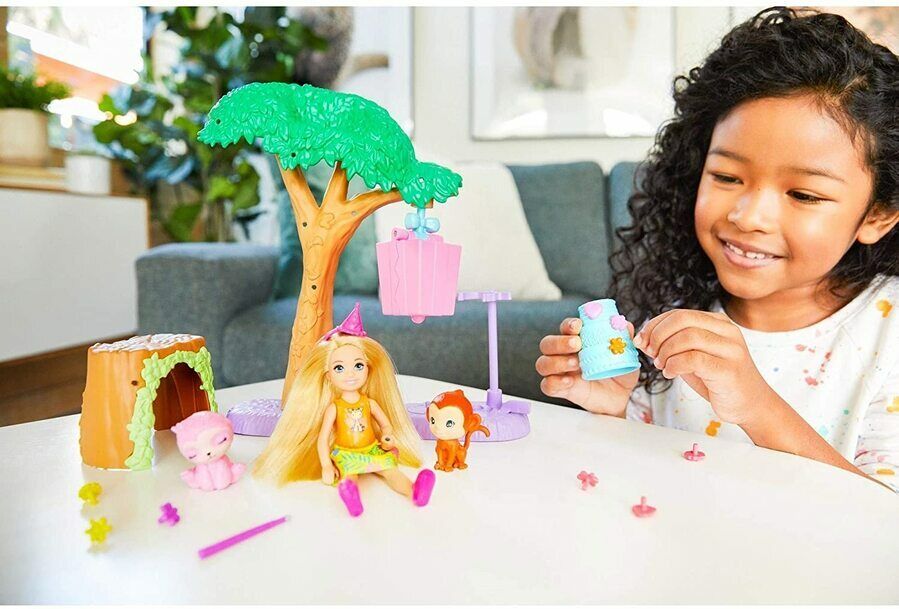 Barbie and Chelsea The Lost Birthday Party Fun Playset with Doll Secondary image